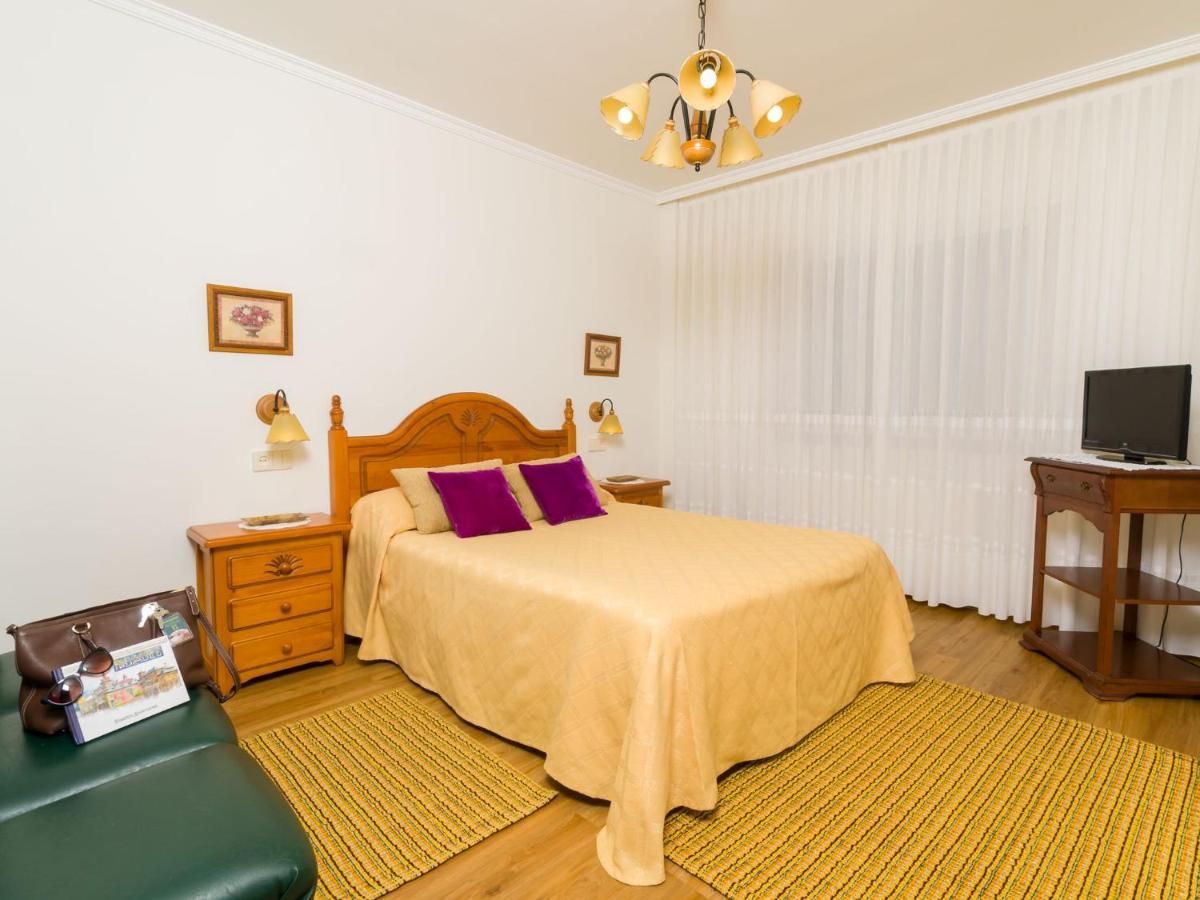 Alojamientos Garden Ribadeo Habitación foto